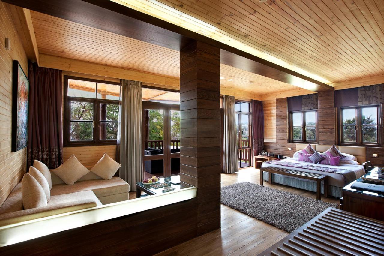 Aamby Valley City Lonavala Exterior foto A suite at the hotel