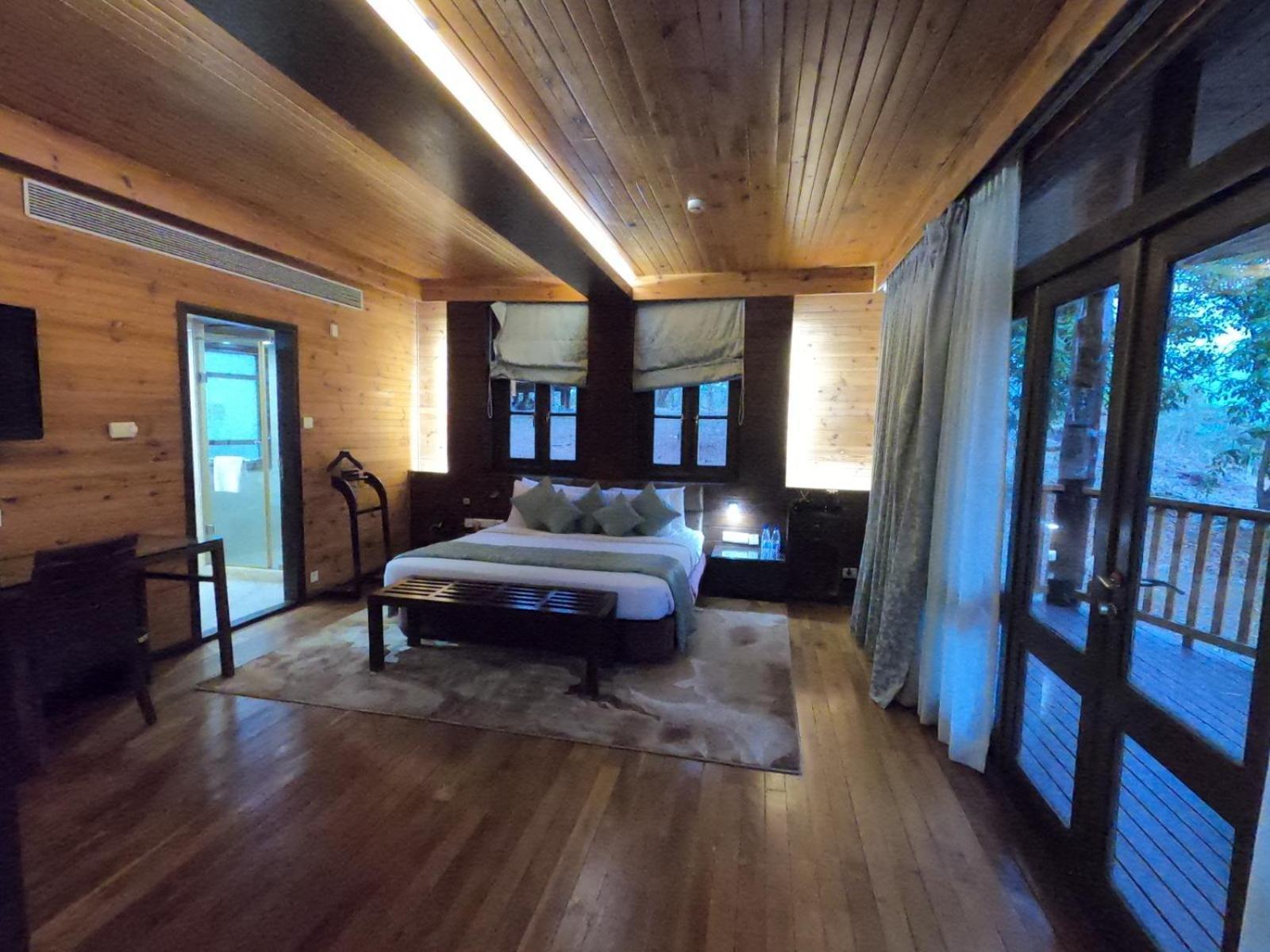 Aamby Valley City Lonavala Exterior foto A bedroom at the resort