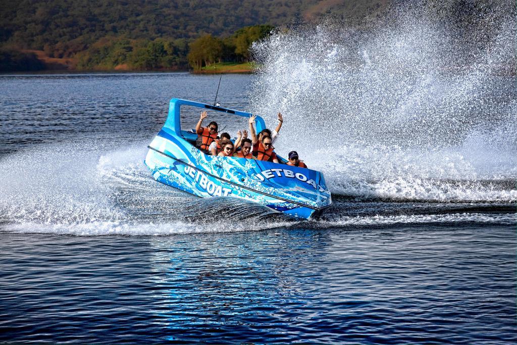 Aamby Valley City Lonavala Exterior foto Jet Boating at the dam