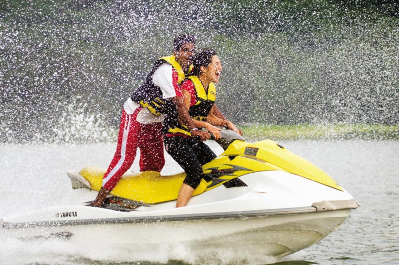 Aamby Valley City Lonavala Exterior foto Jet Skiing at the resort