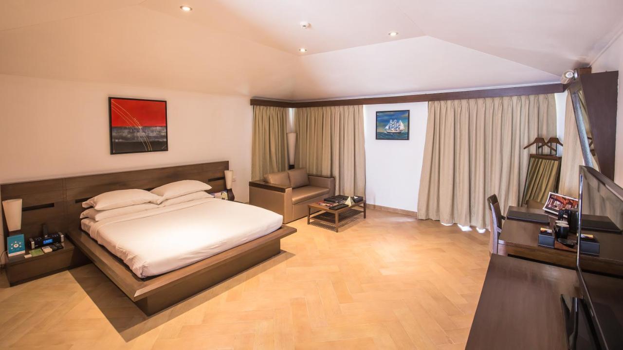 Aamby Valley City Lonavala Exterior foto A room at the hotel