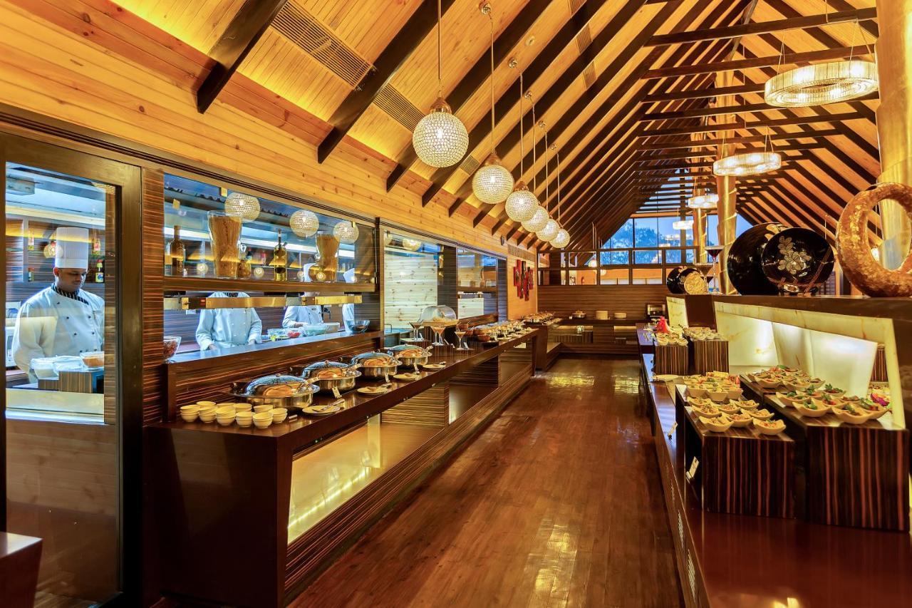 Aamby Valley City Lonavala Exterior foto The interior of the restaurant